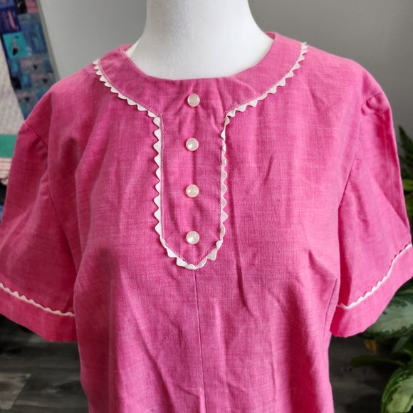 Vintage 1960's Bubblegum Pink Mod Shift Dress, Handmade - Picture 3 of 9
